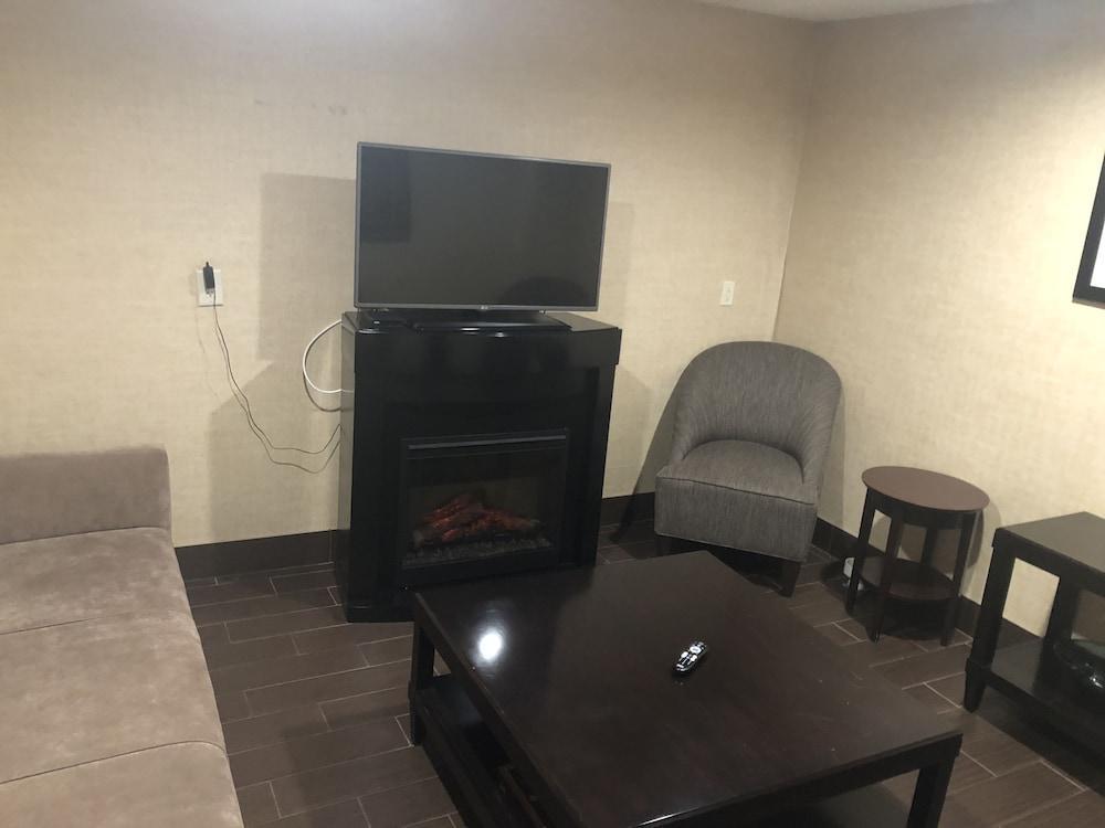 Holiday Inn Express And Suites Meriden By Ihg Екстер'єр фото