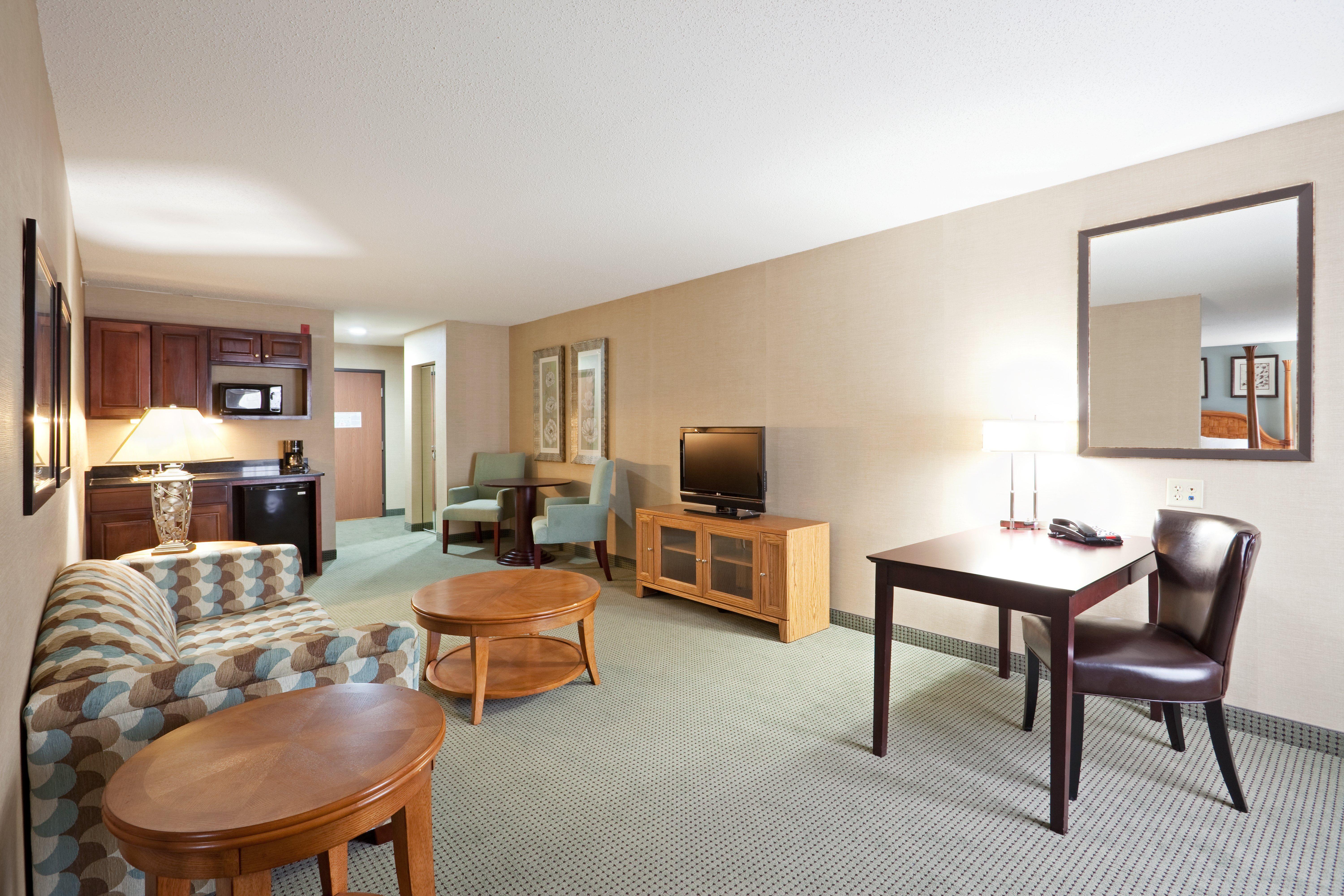 Holiday Inn Express And Suites Meriden, An Ihg Hotel Екстер'єр фото
