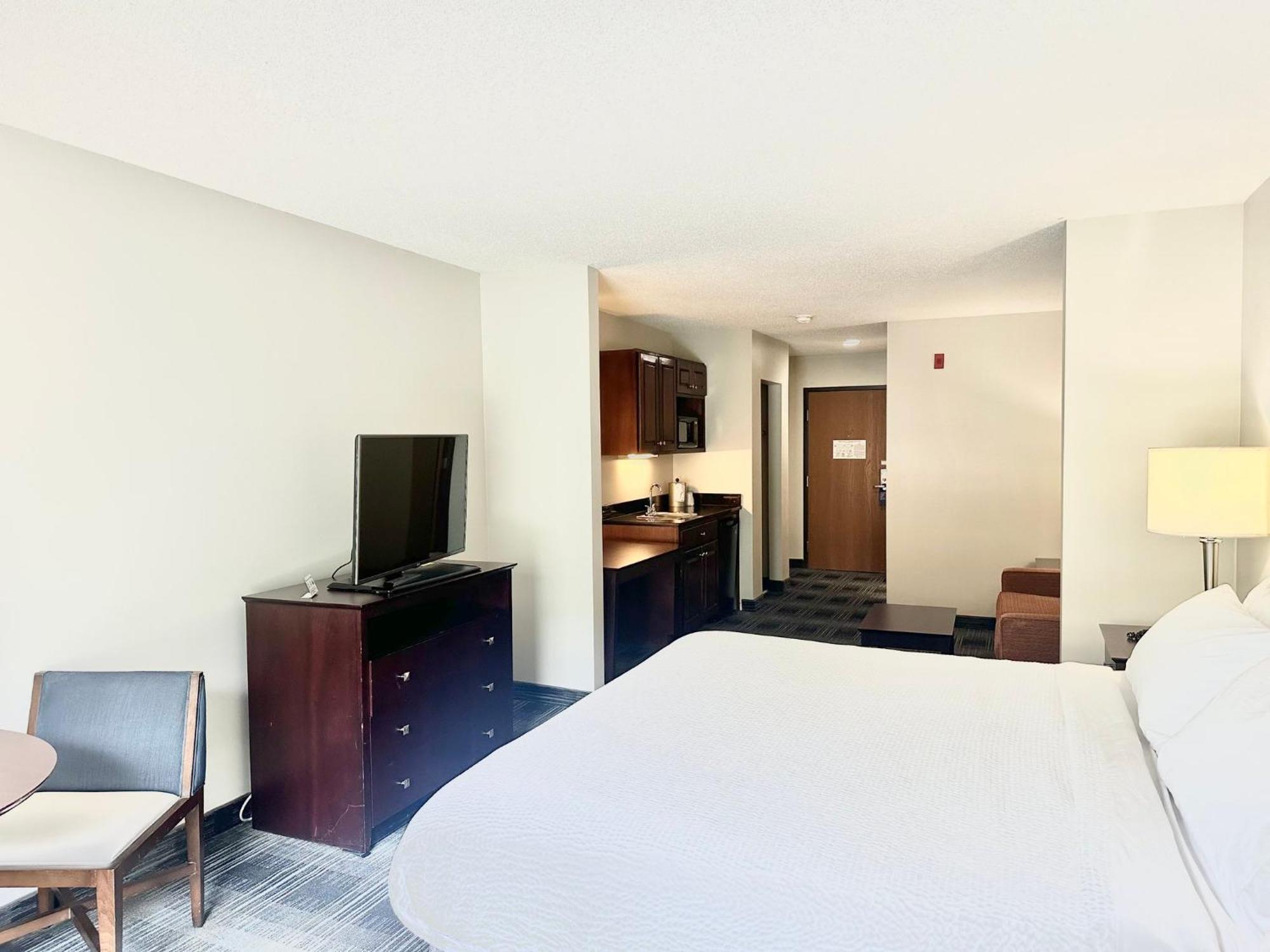 Holiday Inn Express And Suites Meriden By Ihg Екстер'єр фото