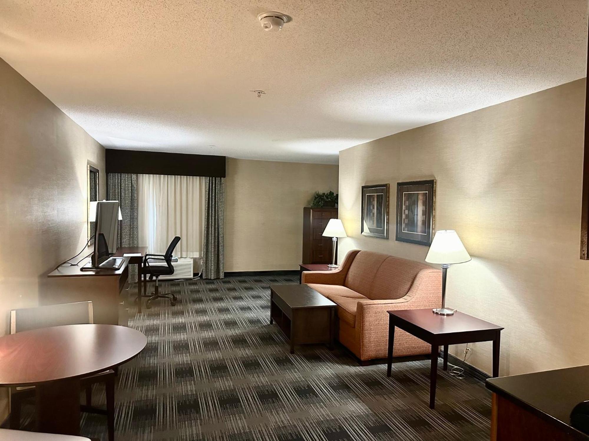 Holiday Inn Express And Suites Meriden By Ihg Екстер'єр фото